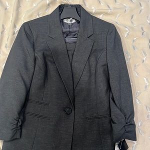 Le Suit Steel Suit set, Size 14